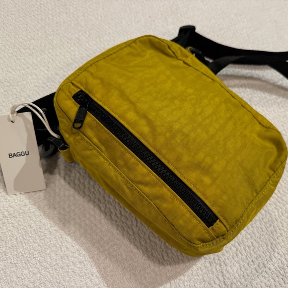 BAGGU NWT Lentil Sport Crossbody - Picture 4 of 7